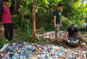 Wirausaha Mahasiswa di Santong, Mengolah Sampah Plastik