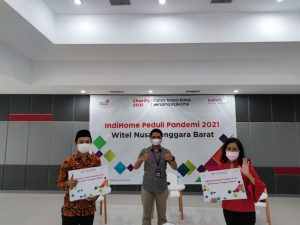 Witel NTB Serahkan IndiHome Charity 2021 di Tiga Lokasi