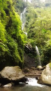 Air terjun yang ditemukan di Desa Santong