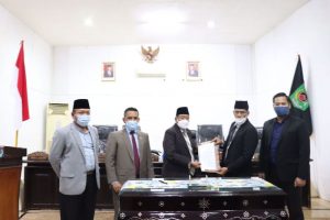 Pemda dan DPRD KLU Tandatangani Nota Kesepakatan