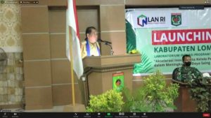 Bupati Lombok Utara menyampaikan sambutan