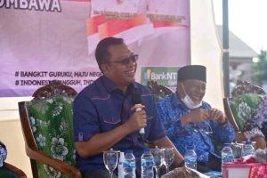 Gubernur dialog dengan guru saat HUT PGRI 