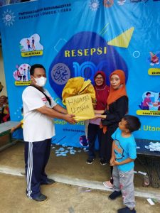 Untuk memeriahkan Milad juga dilakukan pembagian sembako