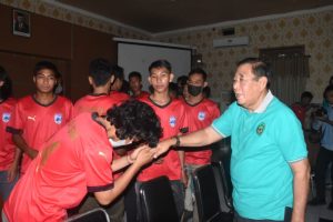 Bupati Djohan Lepas PS Daygun Berlaga di Liga 3 NTB