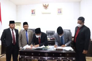 Paripurna dirangkaikan irangkaikan dengan Penandatanganan Nota Kesepakatan KUAPPAS tahun 2022 antara Bupati dengan Ketua DPRD Kabupaten Lombok Utara, 