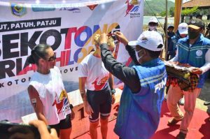 Atlet Inggris yang juara Sekotong Triathlon