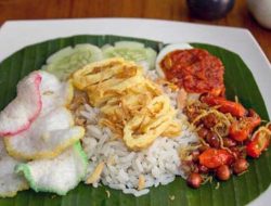 Menu sarapan dengan nasi