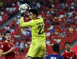 Nadeo Argawinata, kiper Indonesia yang jadi tmpuan melawan Thailand