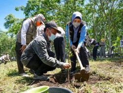 Wagub NTB Ajak Tanam Pohon, Memulihkan Hutan yang Tergradasi