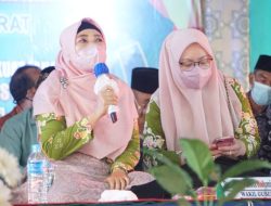 Wagub saat bicara dengan Santri 