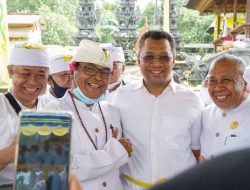 gubernur bersama tokoh umat Hindu