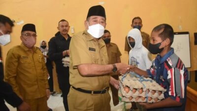 Pemda KLU Salurkan Paket Sembako di Kecamatan Tanjung