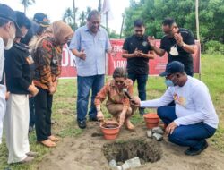 peletakan batu pertama pembangunan lapangan Lombok FC