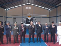 Presiden Jokowi Beri Penghargaan Kerja Keras Polri Melayani Rakyat