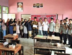 Prihatin Kondisi Madrasah, Rachmat Hidayat Kucurkan Bantuan