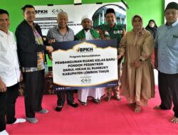 Rachmat Hidayat Bantu Ruang Kelas Baru untuk Ponpes di Lotim 