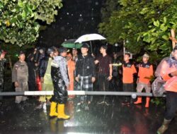 Relokasi Warga Mapak yang Terdampak Ombak Tinggi