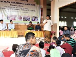 Gubernur NTB menyampaikan sambutan pada acara santunan Yatim Piatu di Yayasan Ar-Rahman