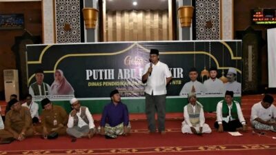 Pelajar Gelar Putih Abu Berdzikir Jelang Bulan Ramadhan