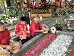 Ratusan kader PDIpERJUANGAN ntb ziarah ke Ponpes Tebu Ireng