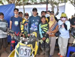 Gubernur NTB Nobar Grasstrack Bersama Masyarakat