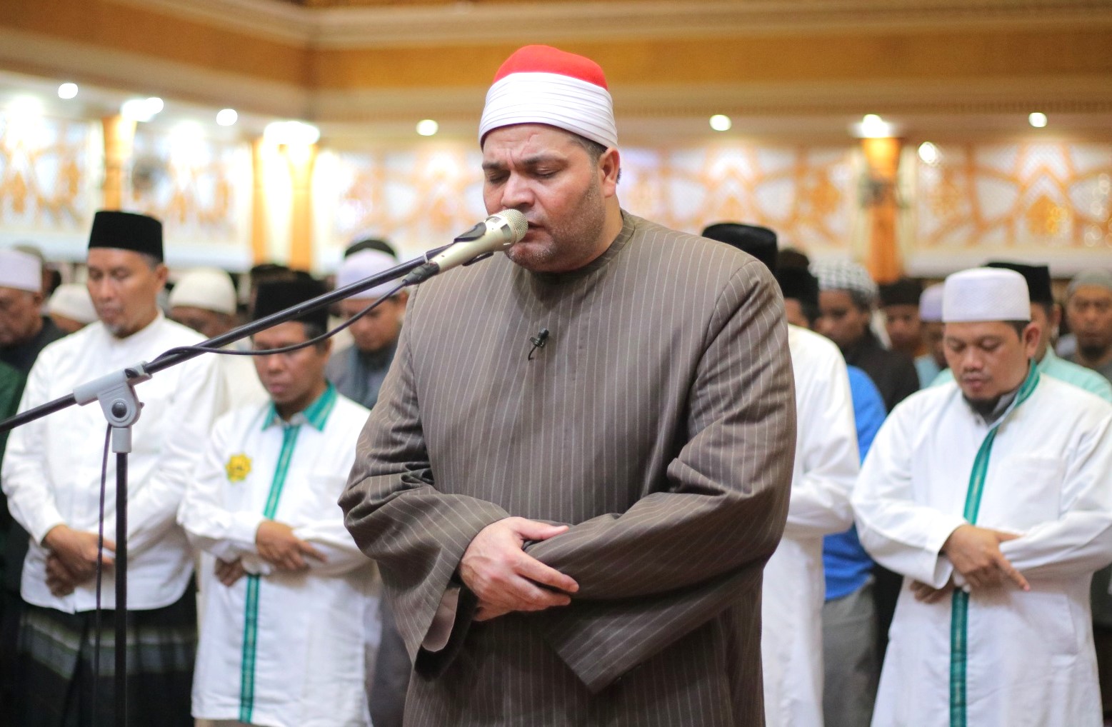 Syeikh Muhammad Salem Amer jadi imam shalat tarawih bulan Ramadhan di mesjid Hubbul Wathan IC