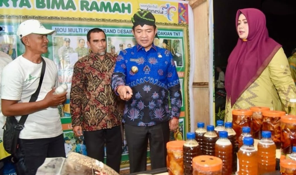 Selain melakukan kunjungan kerja juga untuk silaturahmi dengan jajaran Pemerintah DI Kabupaten Bima di Kantor Bupati Bima