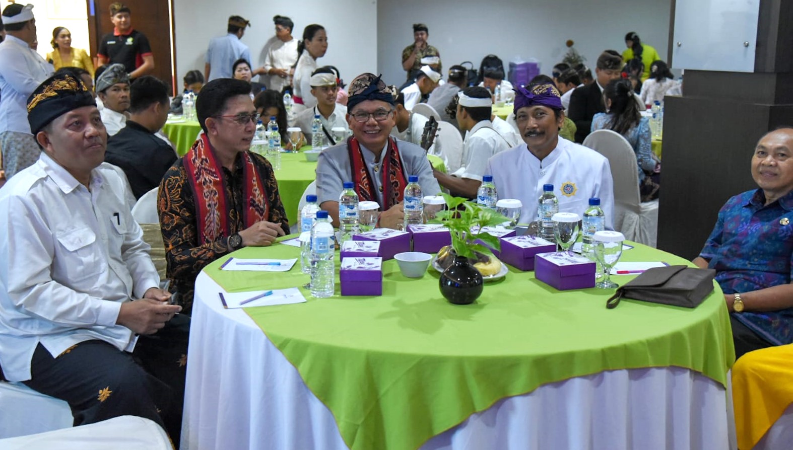 Pelepasan kontingen Utsawa Dharma Gita dihadiri tokoh agama