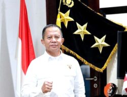 Polri melaksanakan upacara peringatan perdana Hari Juang Polri di depan Monumen Perjuangan Polri