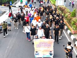 selain melakukan aksi bersih-bersih alat peraga kampanye, masyarakat yang hadir di CFD Udayana diharapkan dapat meningkatkan partisipasi politiknya