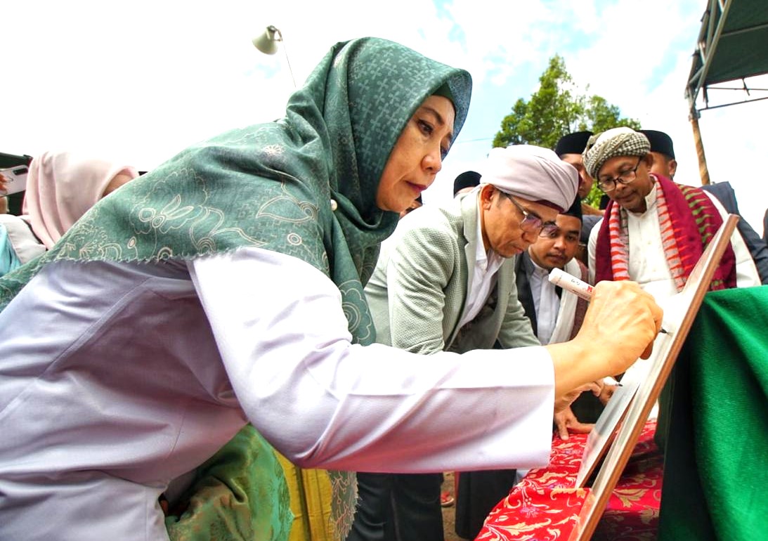 TGB Zainul Majdi mengikuti sertifikasi dosen, sebagai bagian dari upayanya untuk meningkatkan kapasitas sebagai akademisi dan pimpinan perguruan tinggi