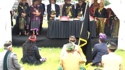 Parade budaya sebagai inspirasi bagi siswa, guru dan masyarakat luas akan pentingnya investasi (kebudayaan) masa depan kita