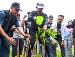 Penanaman pohon dan lepas benih ikan sebanyak 50.000 ribu benih merupakan upaya menjaga kelestarian alam