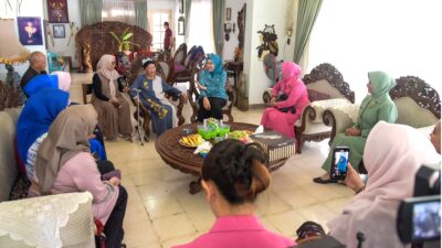 Ibu Dessy Hassanudin menyampaikan bahwa Hari Ibu bukan hanya sekadar peringatan seremonial tapi momentum untuk memperkuat rasa empati dan solidaritas