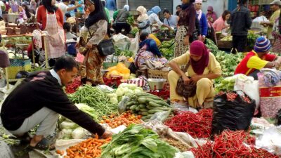 keseimbangan pasar adalah suatu kondisi di mana jumlah barang atau jasa yang ditawarkan sama dengan jumlah barang atau jasa yang dibutuhkan