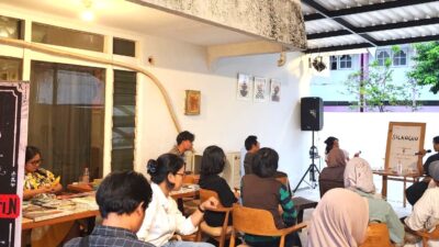 Proses kreatif Whyper tidak berhenti pada kolase saja