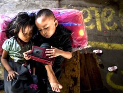 Anak-Anak Tak Bisa Bebas Bermedia Sosial