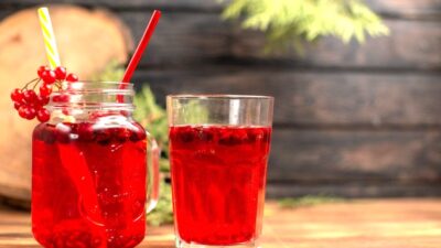 Coba hentikan minum es sirup saat buka puasa