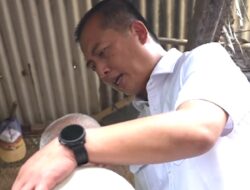 Gubernur Iqbal Janji Perbaiki Rumah Penjual Opak-Opak