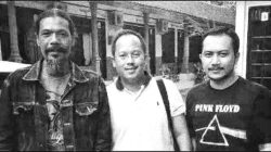 puisi terkadang menemukan kehidupan keduanya, bukan lagi di halaman buku, melainkan di dalam nada