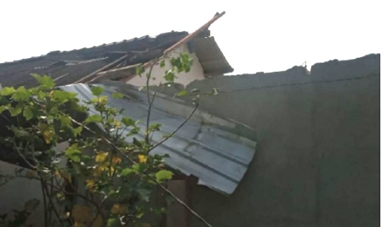 Lokasi angin puting beliung telah dilakukan asesmen awal oleh tim BPBD Lobar