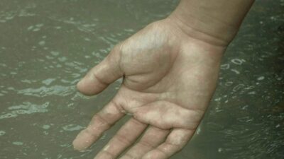 Tim SAR Gabungan belum menemukan balita yang terseret arus sungai