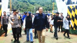 Arus penyeberangan yang keluar dari Pelabuhan Lembar, Lombok saat ini masih relatif normal.