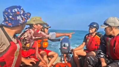 Kapal yang ditumpanginya terbalik dihantam gelombang di Perairan Kaliantan, Kabupaten Lombok Timur