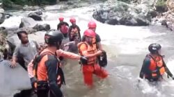 Pencarian balita yang hilang itu, operasi SAR ini melibatkan Tim Rescue Kantor SAR Mataram, Pos SAR Kayangan, Polsek Sembalun, SAR Unit Lombok Timur